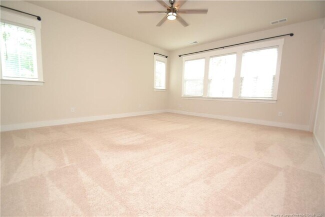 Building Photo - 544 Basin Hl Dr
