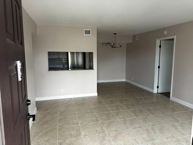 Building Photo - 7221 Golf Colony Ct