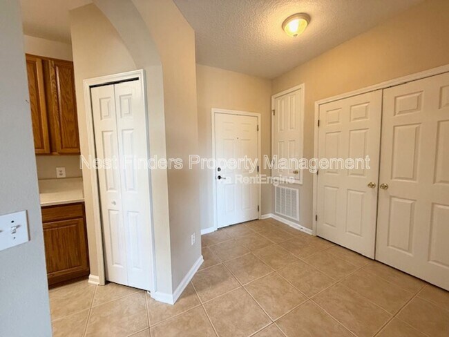 Building Photo - 7801 Point Meadows Dr