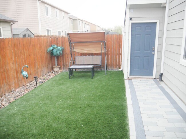 Building Photo - 2 Story Stunner in Widefield - $2750/Mos P...