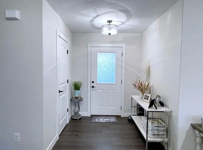 Building Photo - 3-Car Garage + Spacious Yard + Stainless Appliances + Fireplace + Near NEW Oliver Brown Elementary