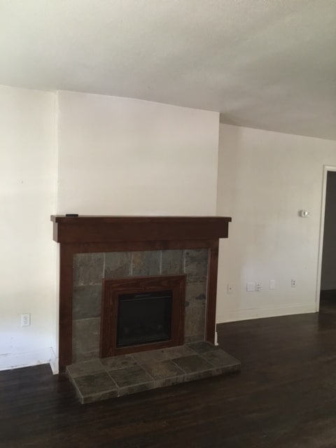 Building Photo - SMITHVILLE - COZY 2 BEDROOM 1 BATH HOME!!