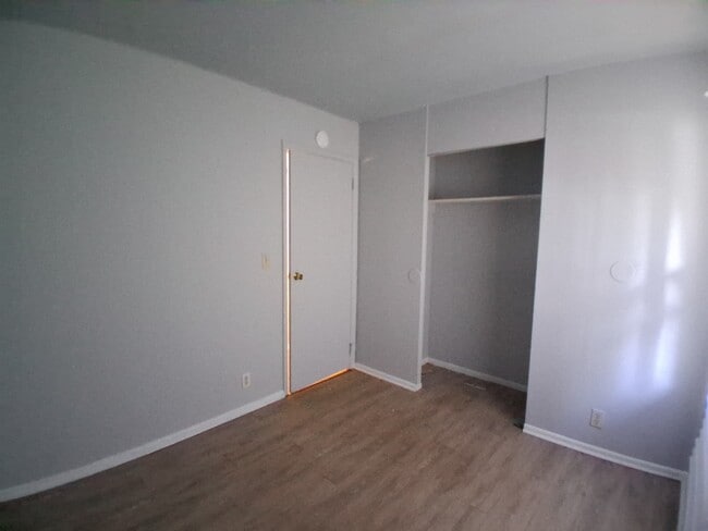 Building Photo - 804 Knollcrest Dr