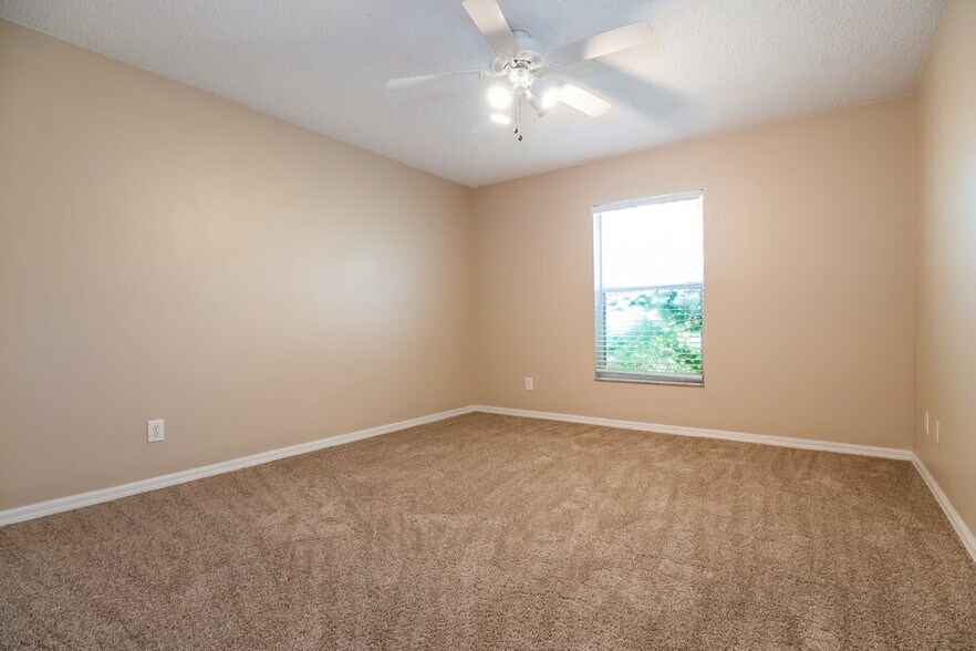Building Photo - 214 Pleasant Hill Dr