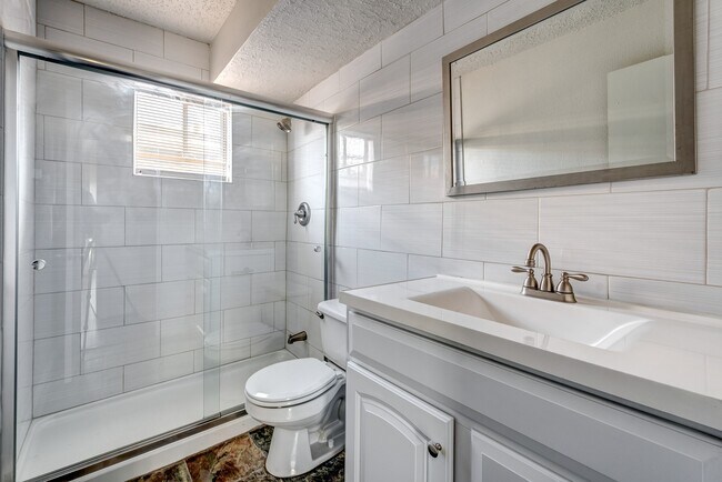 Building Photo - 4321 Hazard St