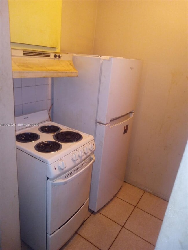 Building Photo - 1925 Harding St