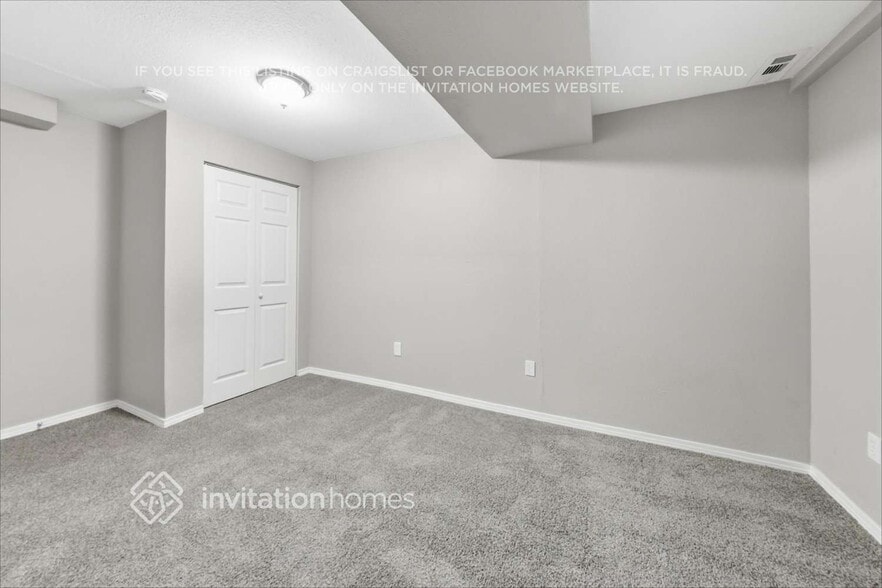 Building Photo - 6025 Fossil Dr