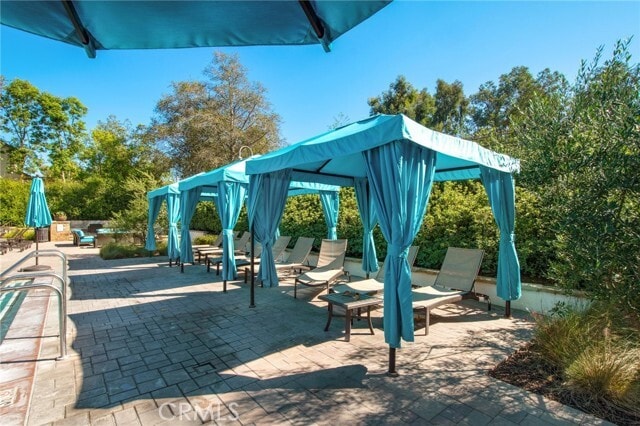 Building Photo - 10 Acanthus