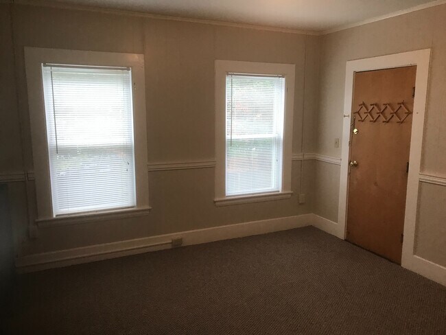 Interior Photo - 182 High Street