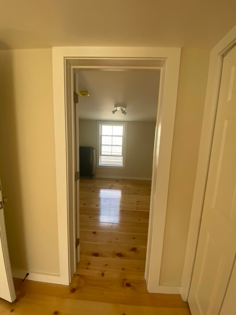 Building Photo - 41 School St