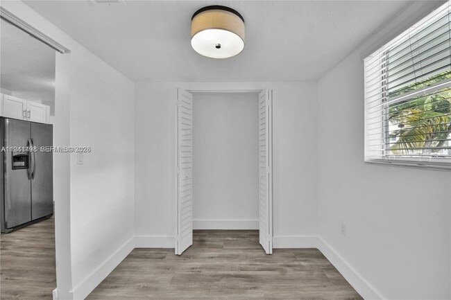 Building Photo - 9371 Fontainebleau Blvd