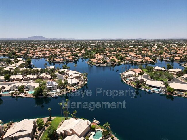 Building Photo - 809 S Lagoon Dr