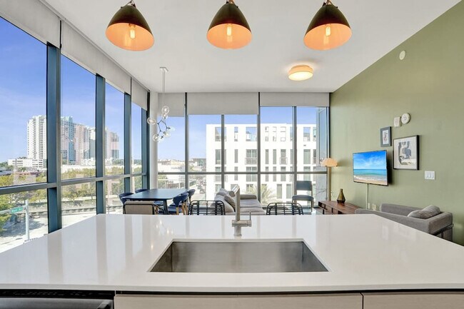 Building Photo - 1220 17th St