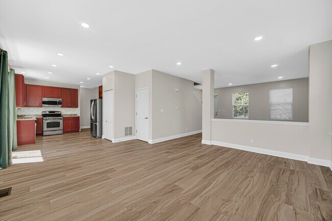 Building Photo - 803 W Courtland St