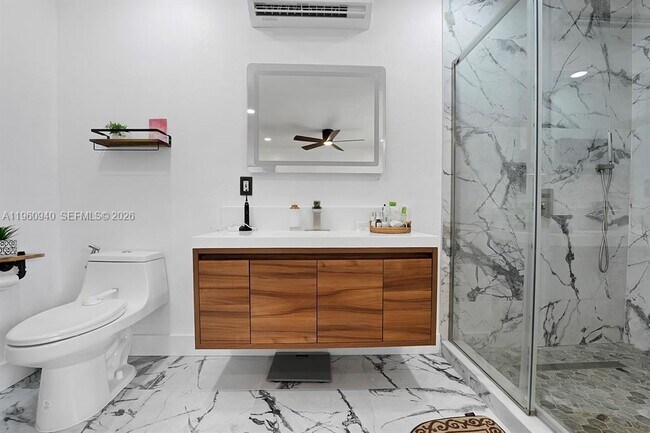 Building Photo - 7831 Hope St