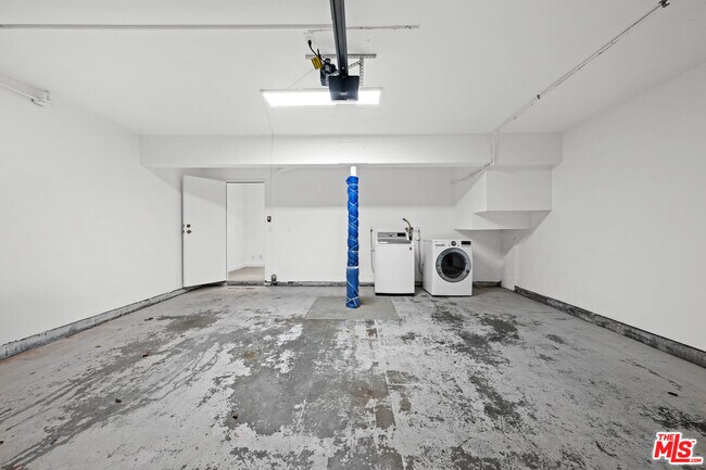 Building Photo - 17088 Palisades Cir