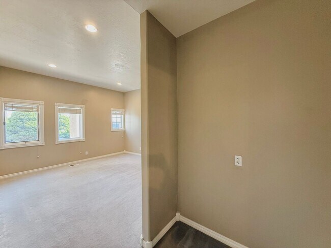 Building Photo - Garden Level in Luxury Home Available Now