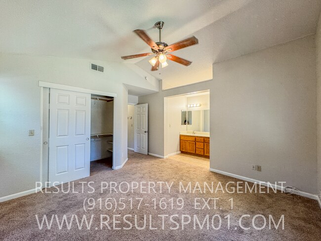Building Photo - 3 bedroom on a Large Corner Lot
