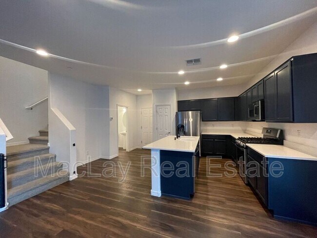 Building Photo - 1708 S 82nd Way