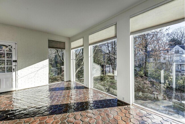 Building Photo - 4910 Hillbrook Ln NW