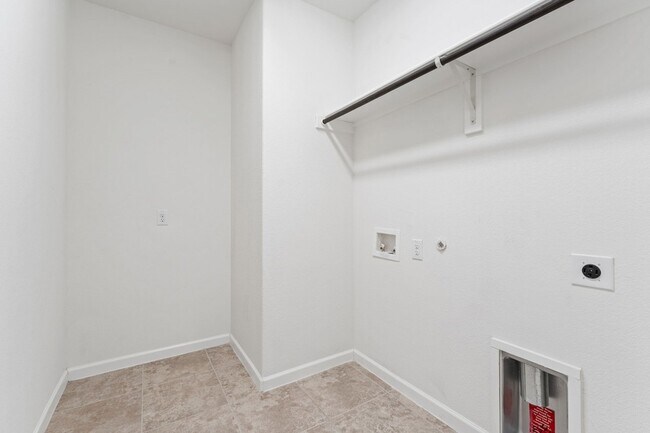 Building Photo - 4769 Tanglewood Dr