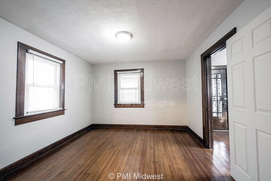 Building Photo - 4850 Hillside Ave