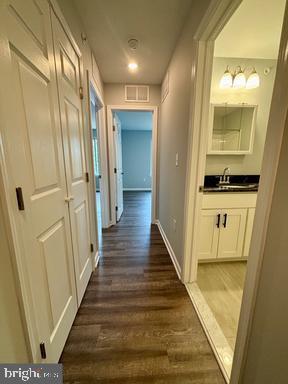 Building Photo - 5050 W Brigantine Ct