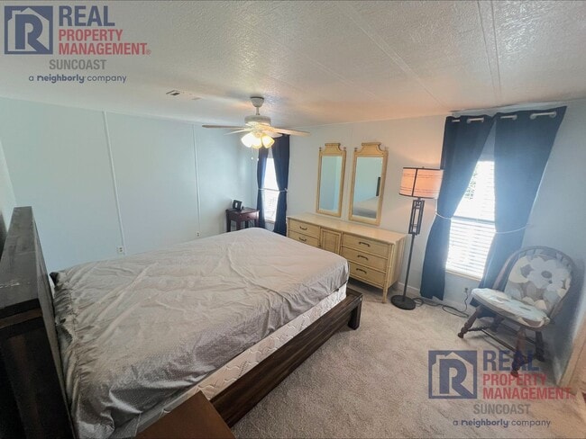 Building Photo - 4929 Sea Island Ave