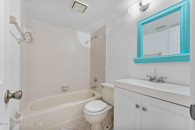 Building Photo - 1725 Harrison St