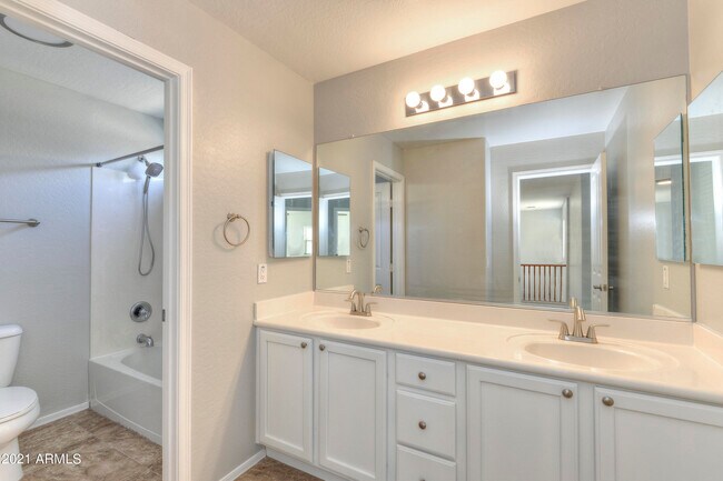 Building Photo - 14174 W Crocus Dr