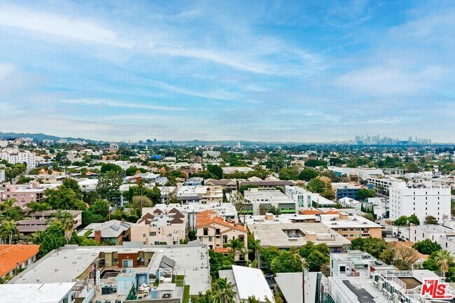 Building Photo - 1155 N La Cienega Blvd