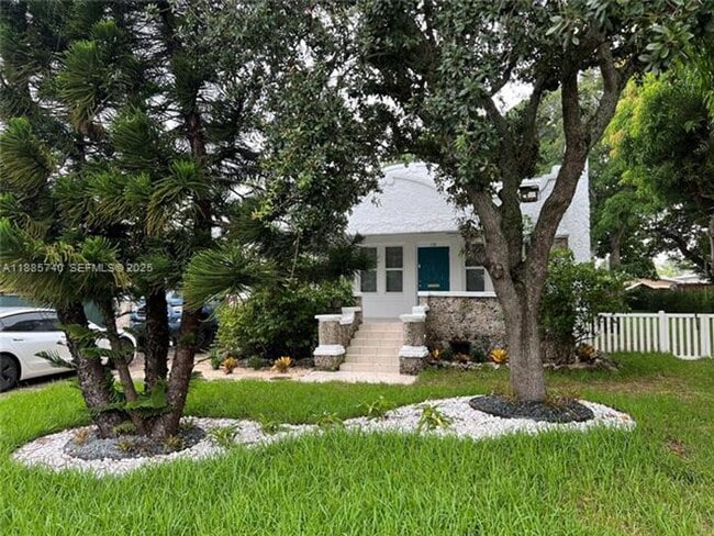 Building Photo - 130 SW 1st Ave