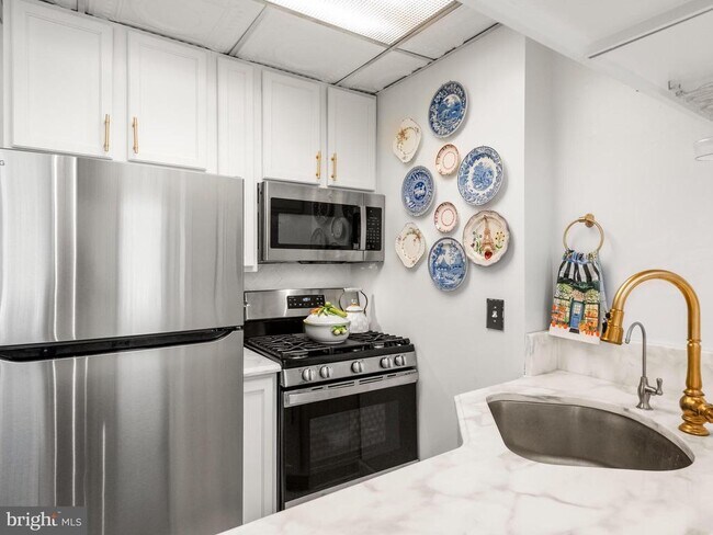 Building Photo - 2122 Spruce St