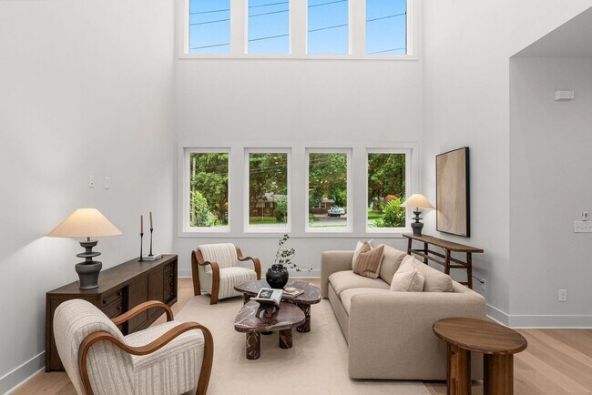 Building Photo - Stunning New Townhome in The Heart of East Nashville