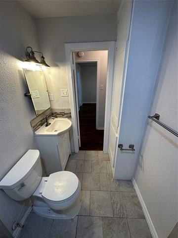 Building Photo - 2322 Meadow Ln