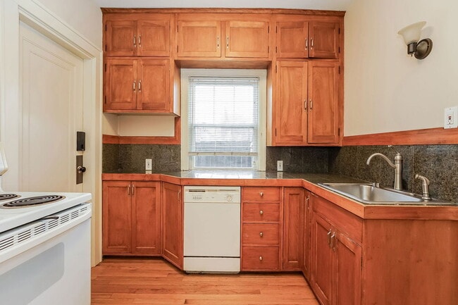 Building Photo - 4949 Penn Ave S