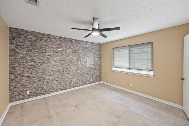 Building Photo - 10703 Cypresswood Dr