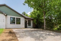 Building Photo - 5121 Southwind St