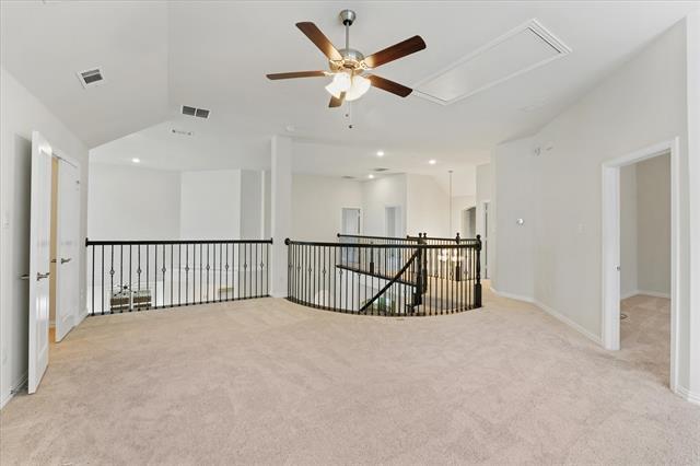 Building Photo - 3009 Lakeshore Dr