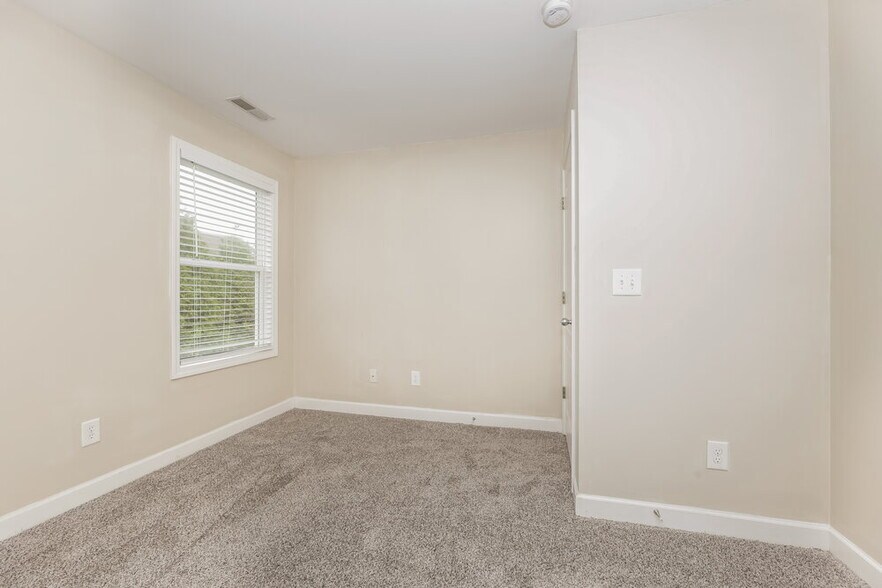 Building Photo - 8002 Starling Ct