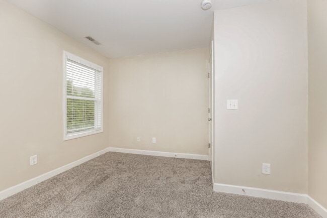 Building Photo - 8002 Starling Ct