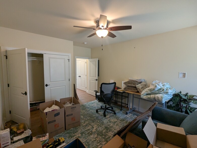 Second Bedroom - 225 W Pastorius St