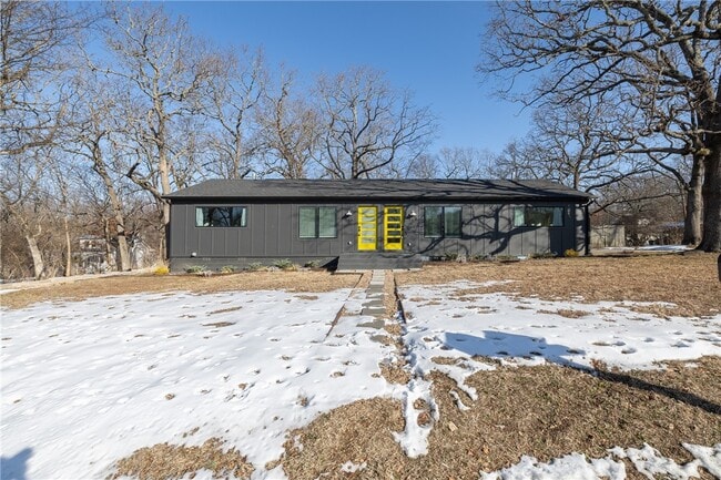 Building Photo - 568 E Rebecca St