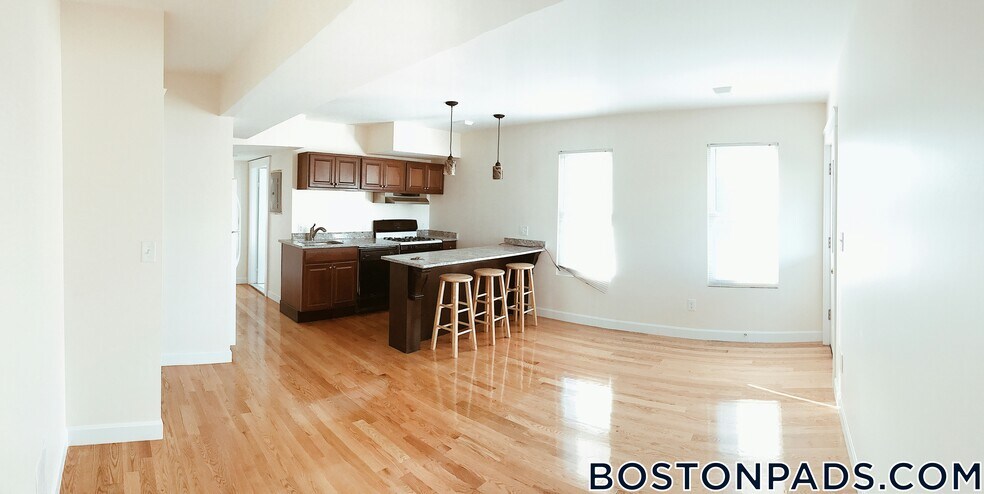 Building Photo - 21-23 Weitz St.