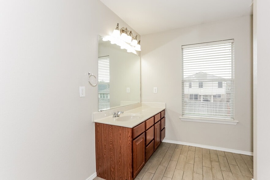 Building Photo - 2026 Times Rd