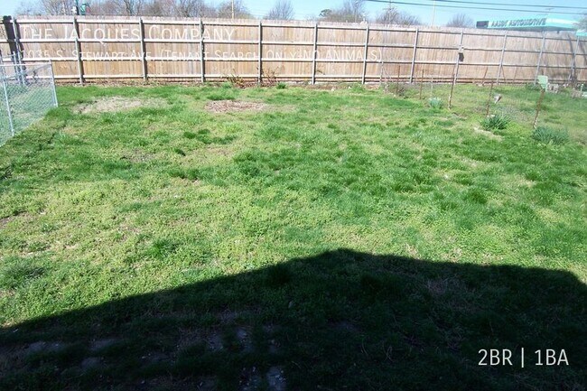 Building Photo - Newly Remodeled 2 Bedroom 1 Bath