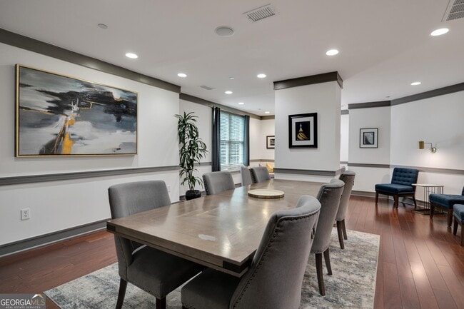 Building Photo - 1101 Juniper St NE