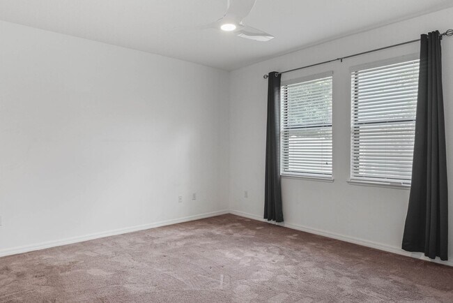 Building Photo - Stonewood Estates 4 bedroom home available...