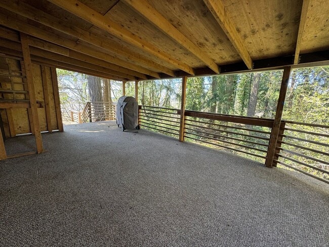 Building Photo - Mid-century modern view 3 bed house on top private drive with view of valley