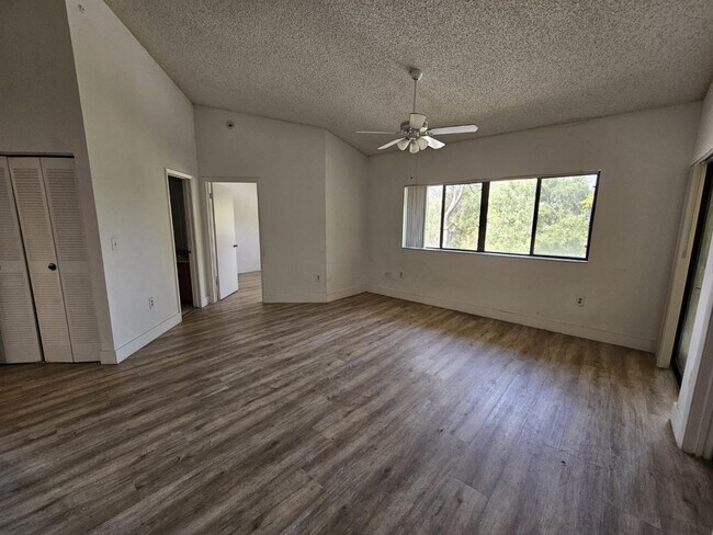 Building Photo - 2445 SW 18th Terrace